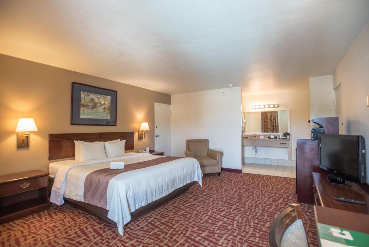 Quality Inn At Town Center Бюфорт Екстериор снимка