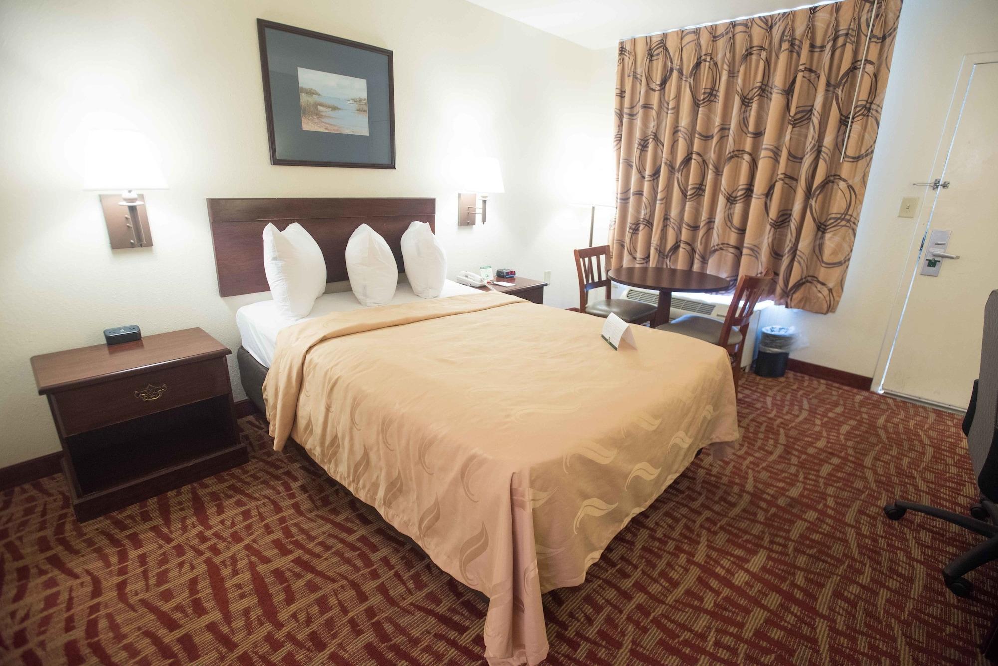 Quality Inn At Town Center Бюфорт Екстериор снимка