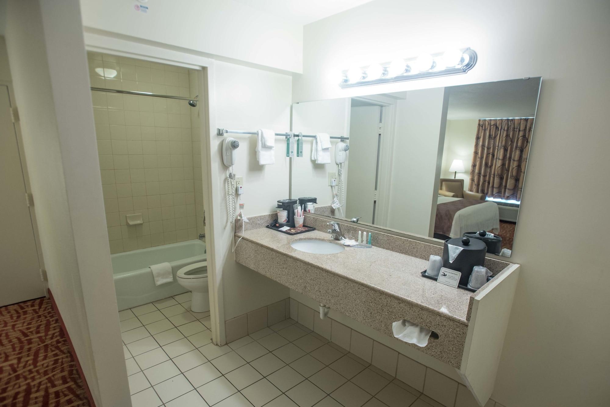 Quality Inn At Town Center Бюфорт Екстериор снимка