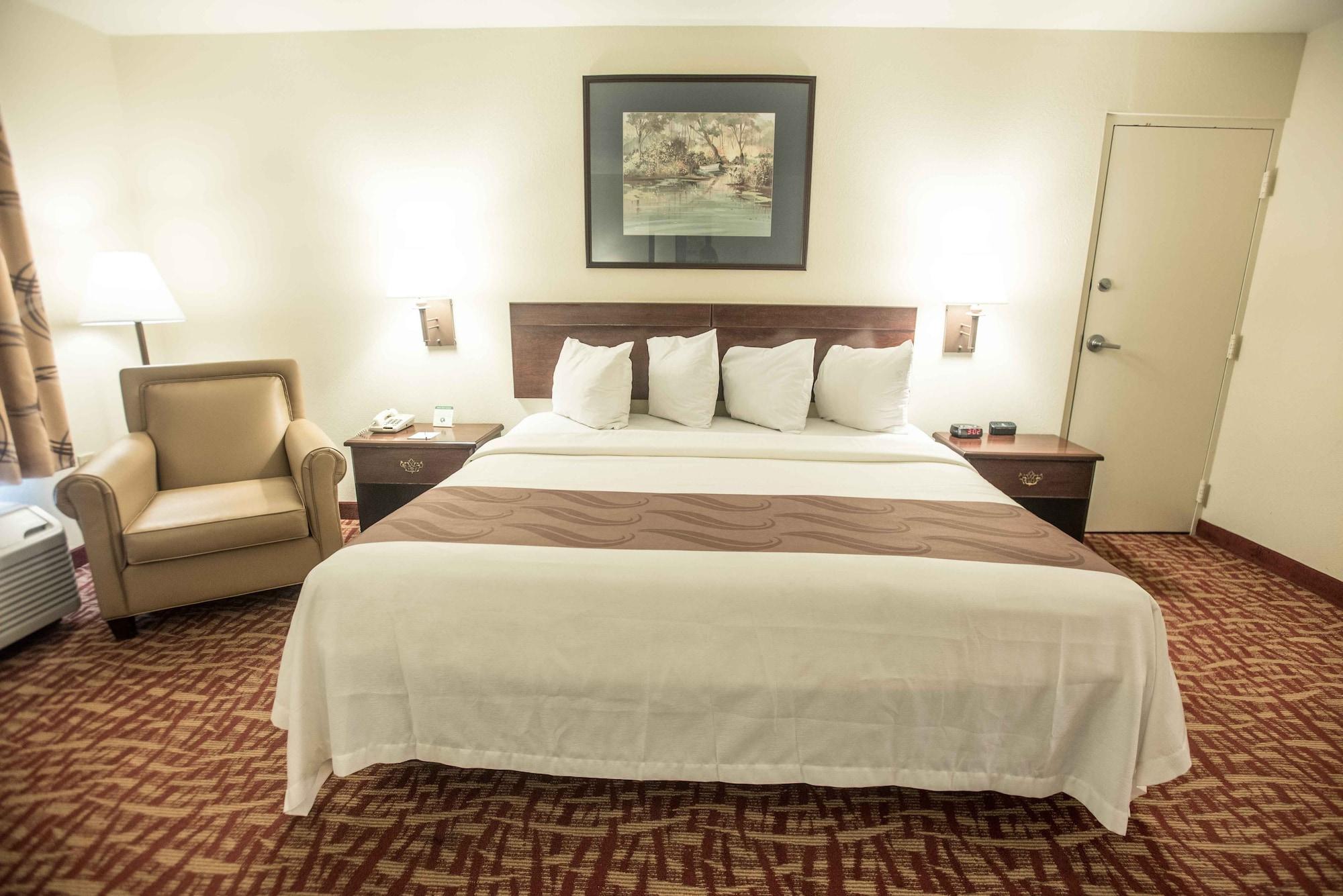 Quality Inn At Town Center Бюфорт Екстериор снимка