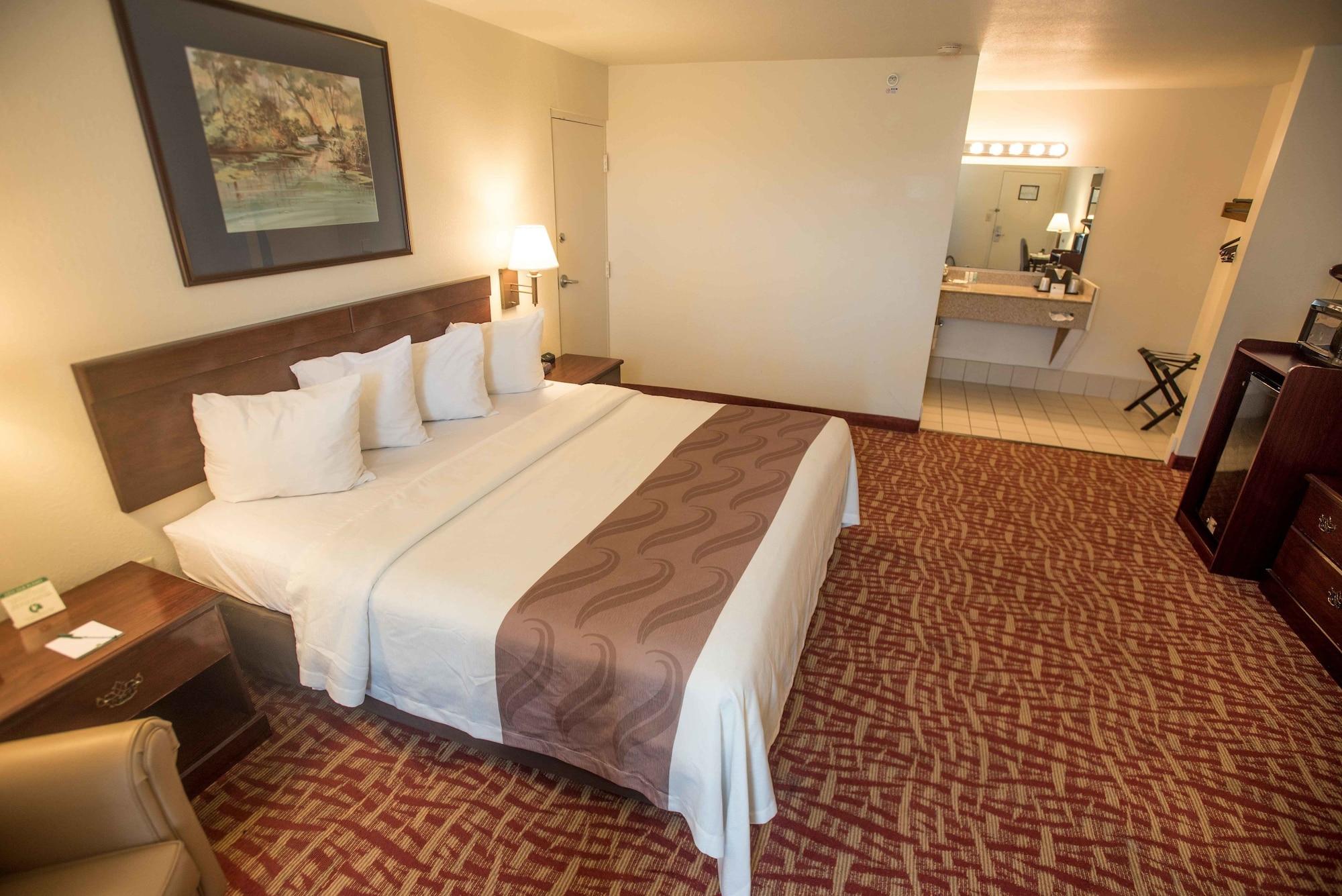 Quality Inn At Town Center Бюфорт Екстериор снимка