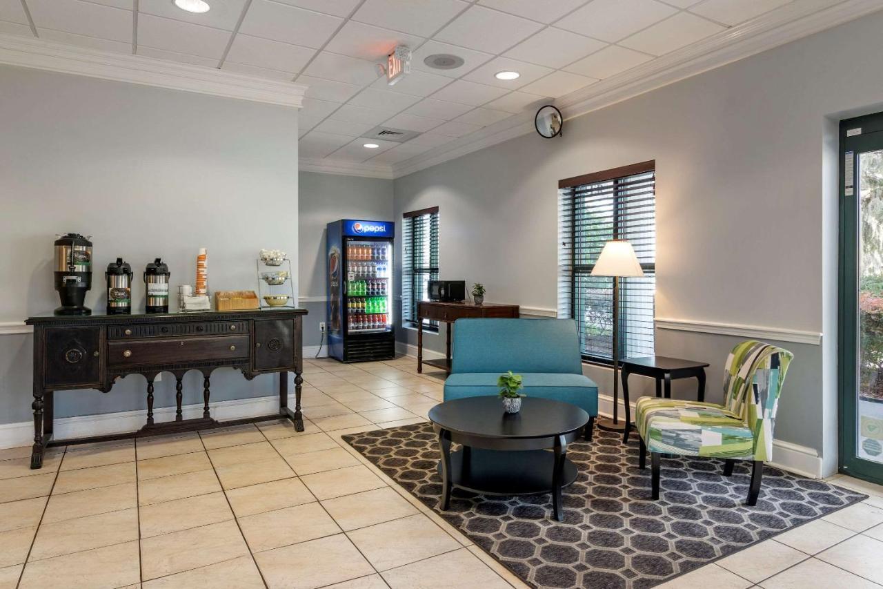 Quality Inn At Town Center Бюфорт Екстериор снимка