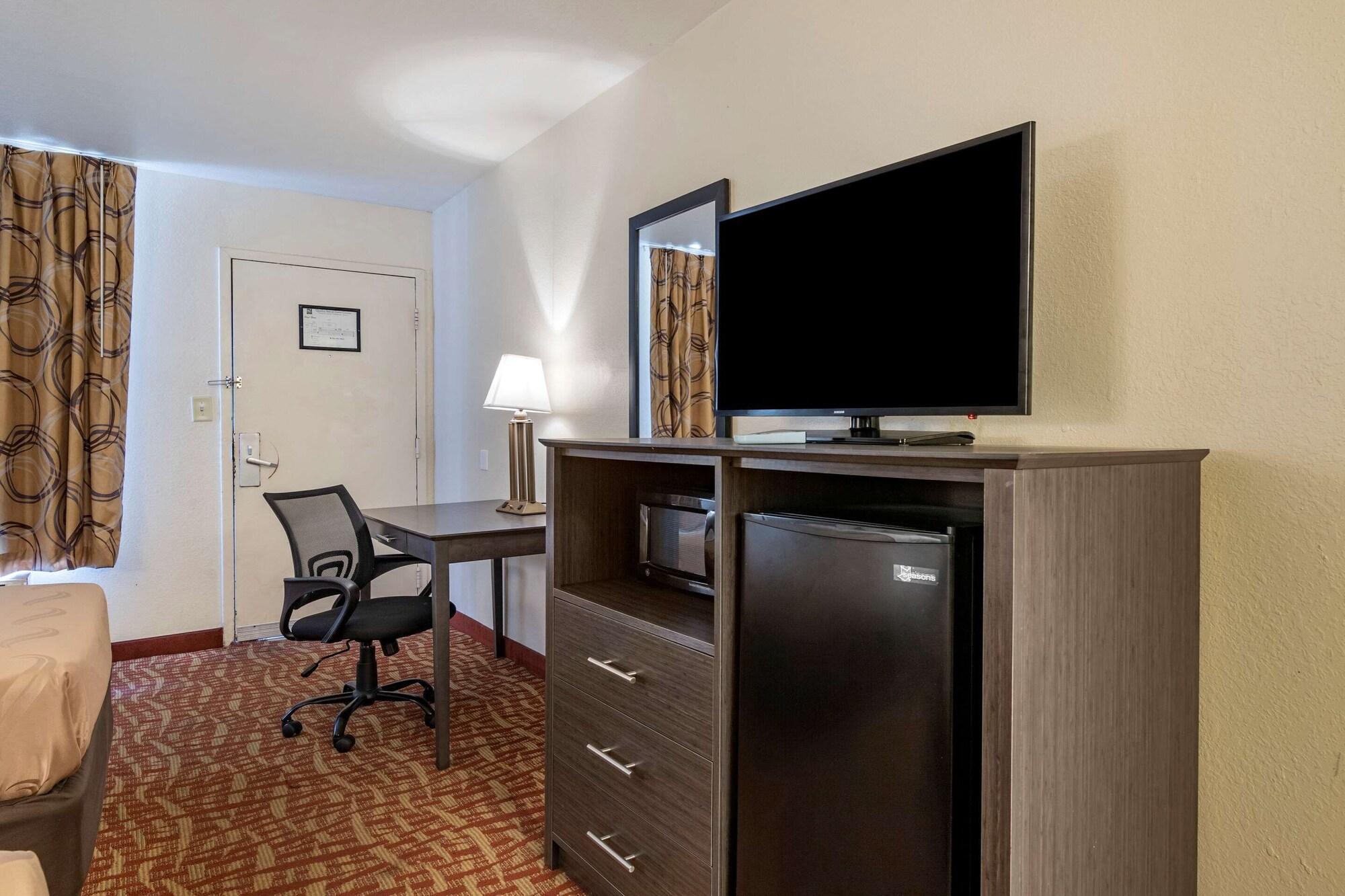 Quality Inn At Town Center Бюфорт Екстериор снимка
