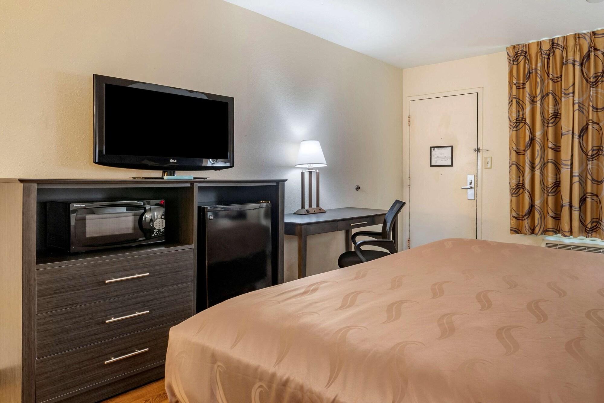 Quality Inn At Town Center Бюфорт Екстериор снимка