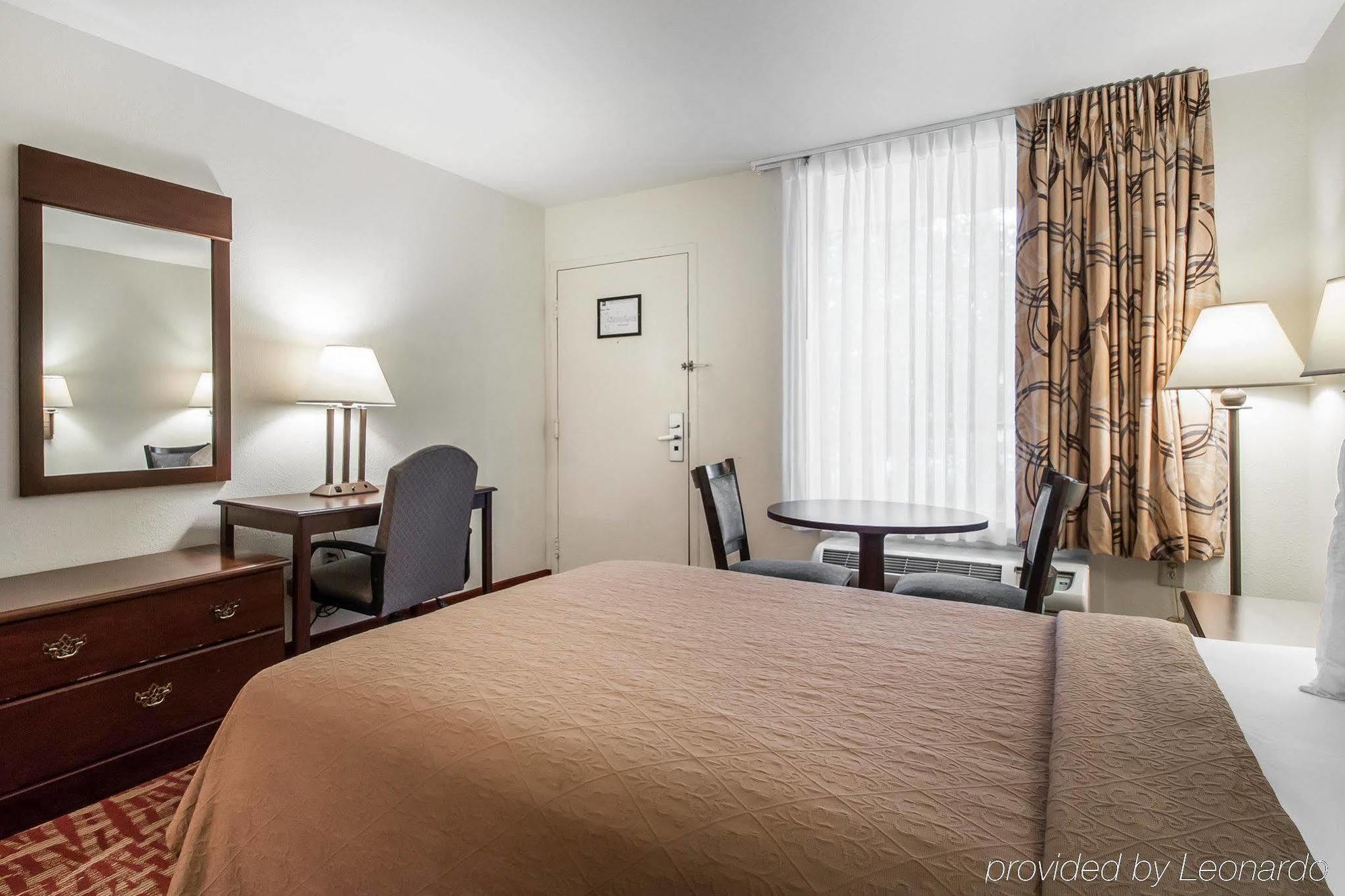 Quality Inn At Town Center Бюфорт Екстериор снимка