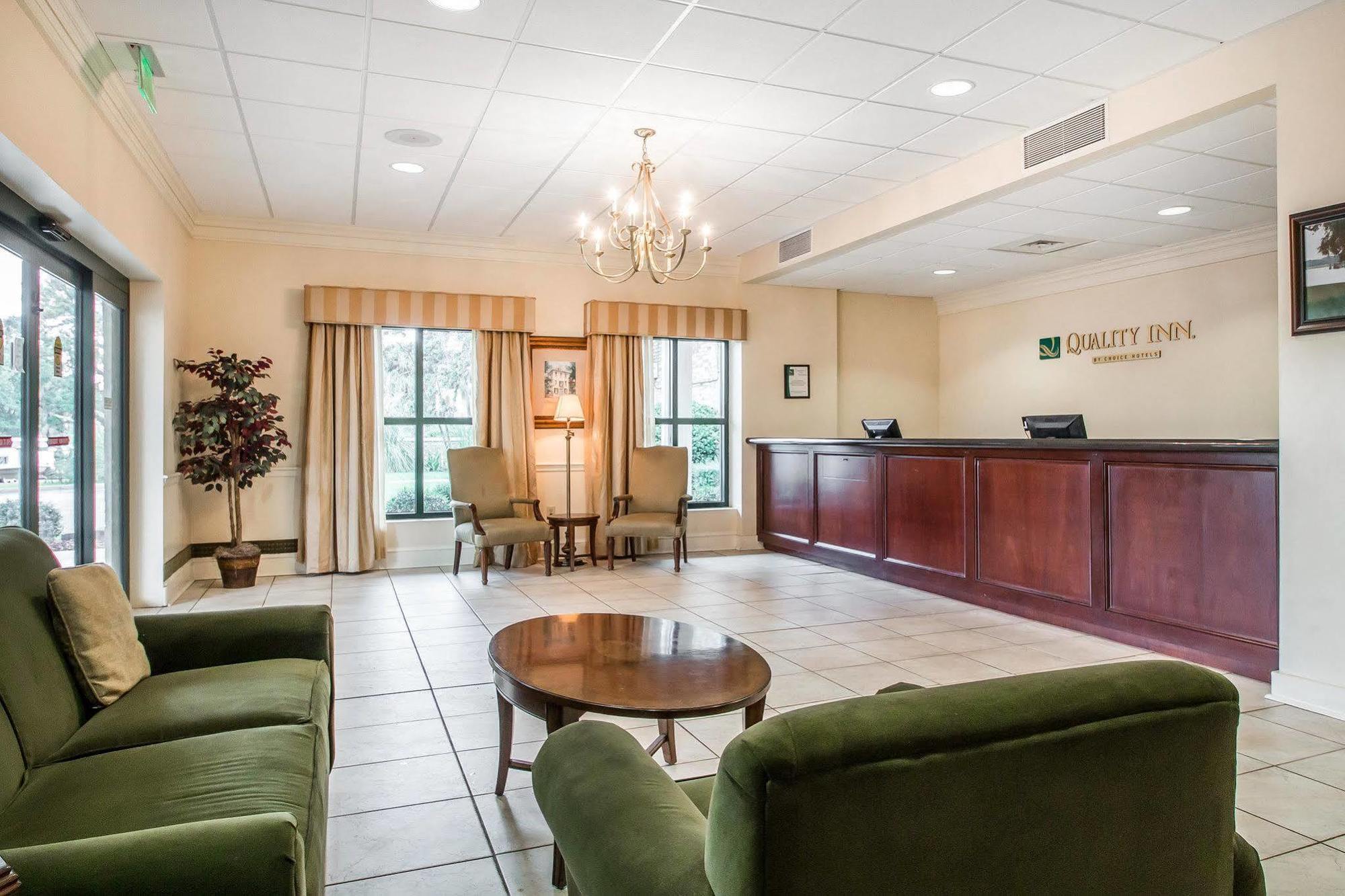 Quality Inn At Town Center Бюфорт Екстериор снимка