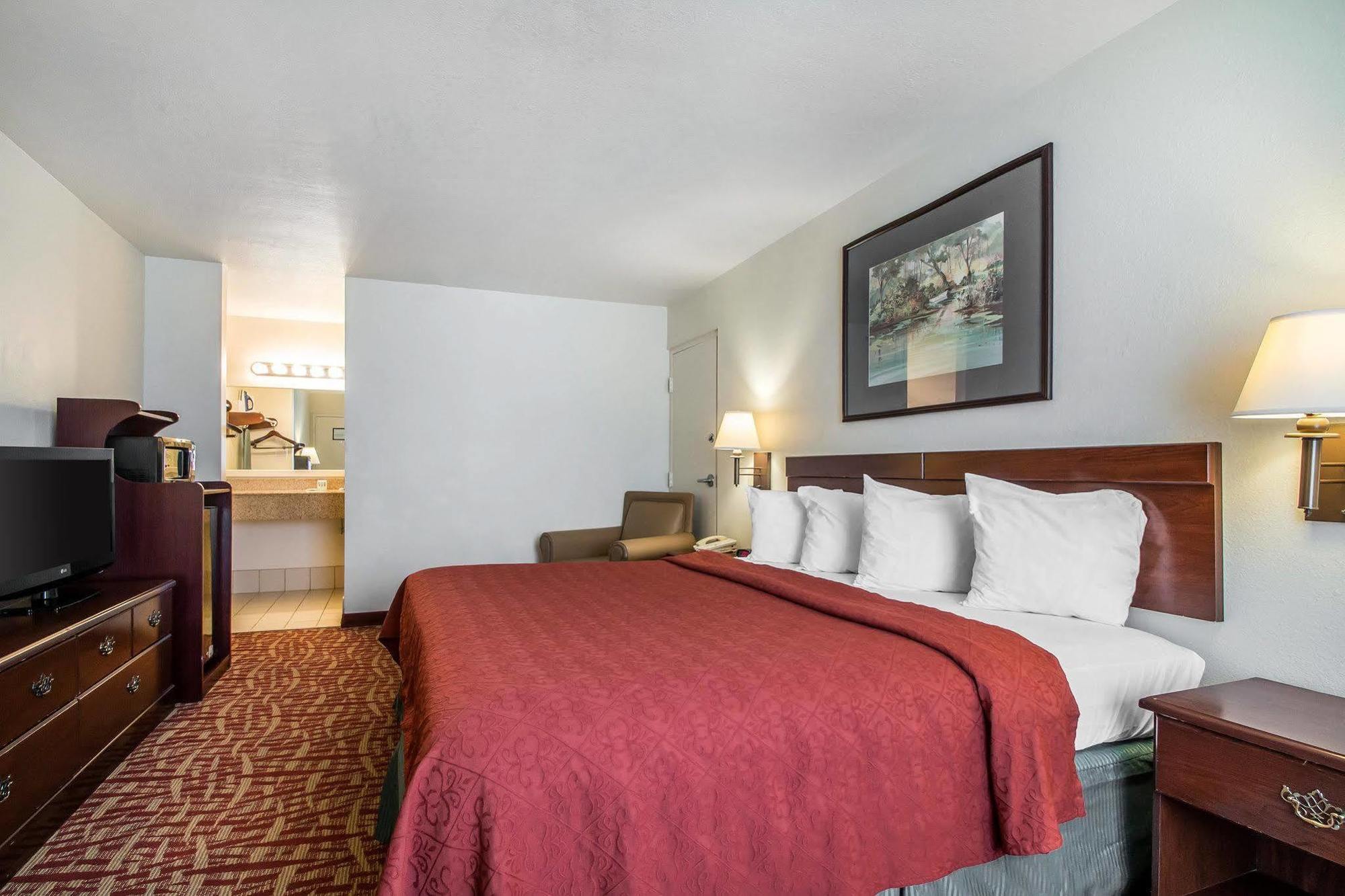 Quality Inn At Town Center Бюфорт Екстериор снимка