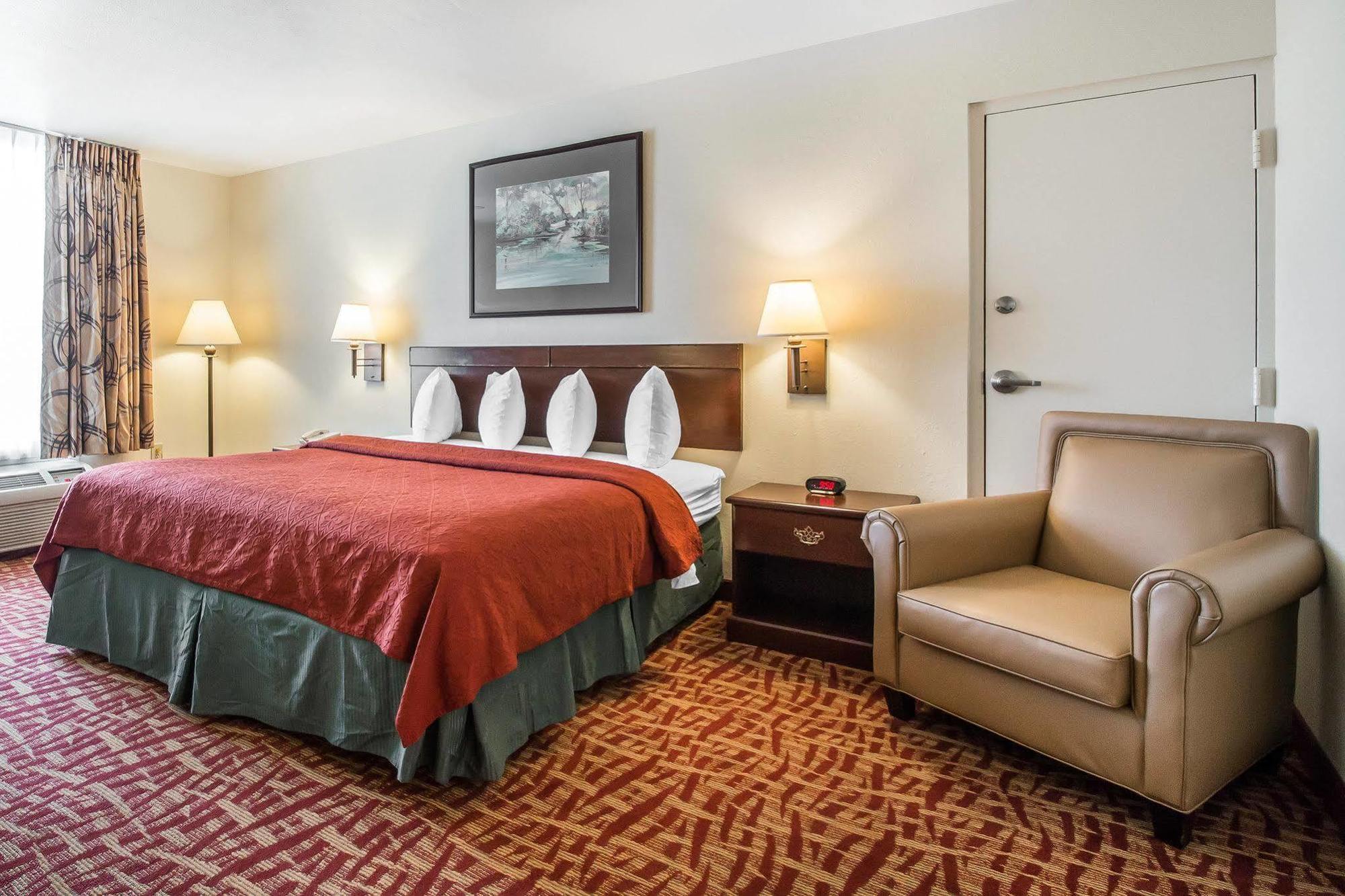 Quality Inn At Town Center Бюфорт Екстериор снимка